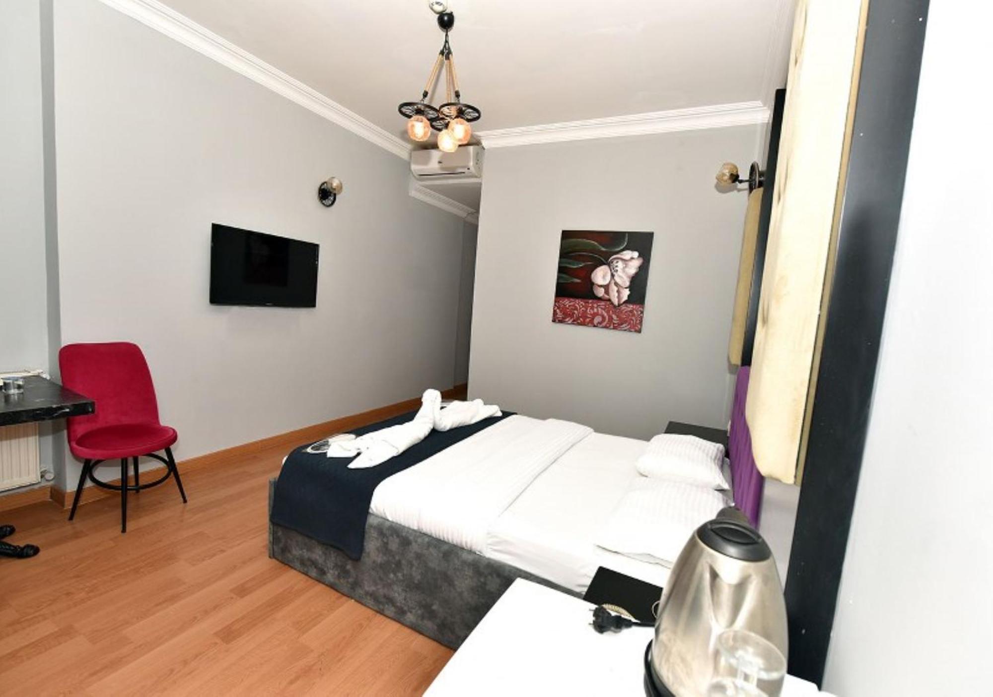 Royal Garden Suite And Hotel Istanbul Exterior photo